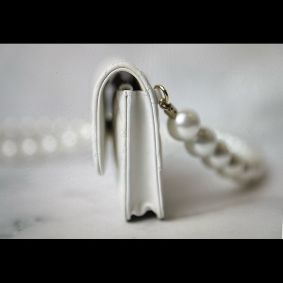 CHANEL WALLET ON CHAIN - Picture 3 of 13